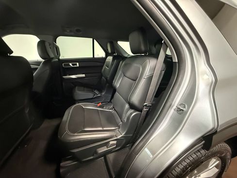 Used 2023 Ford Explorer XLT w/ Equipment Group 202A AWD/4WD image 8