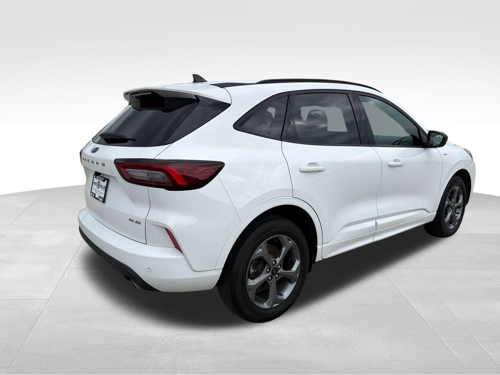Used 2023 Ford Escape ST-Line w/ Tech Pack #1 AWD/4WD image 5