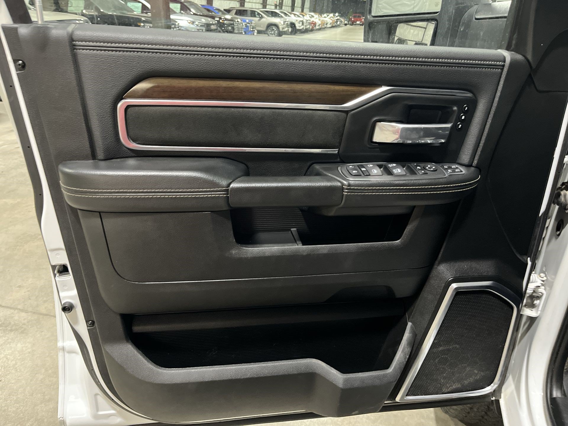 Used 2024 RAM 2500 Laramie w/ Safety Group AWD/4WD image 21