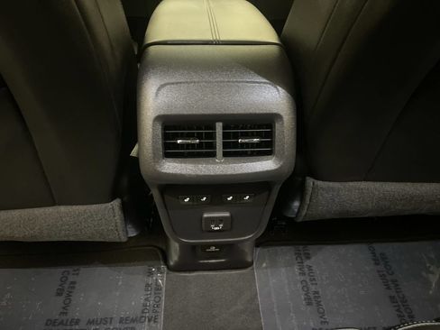 Used 2023 Chevrolet Equinox Premier FWD image 16