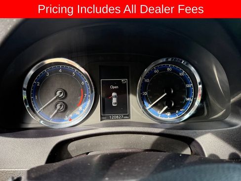 Used 2017 Toyota Corolla SE w/ Carpet Mat Package (TMS) FWD image 7
