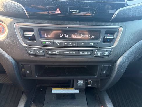 Used 2022 Honda Pilot TrailSport image 22