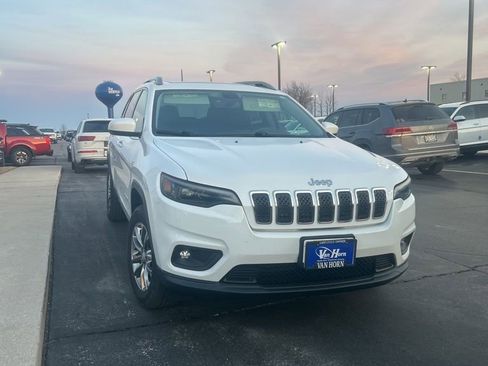 Used 2019 Jeep Cherokee Latitude Plus w/ Comfort/Convenience Group image 1