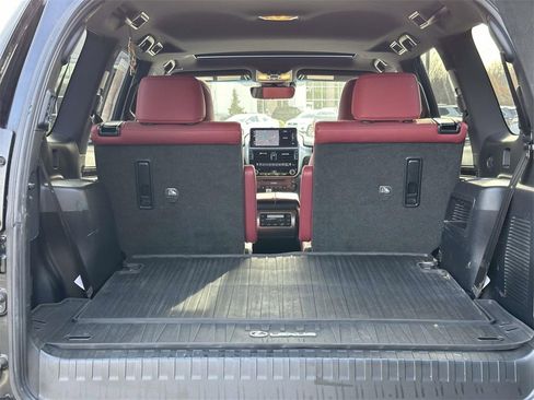 Used 2022 Lexus GX 460 Premium image 14
