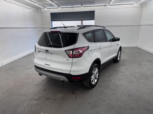 Used 2018 Ford Escape SE image 5