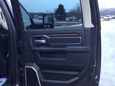 Used 2024 RAM 3500 Laramie AWD/4WD image 28