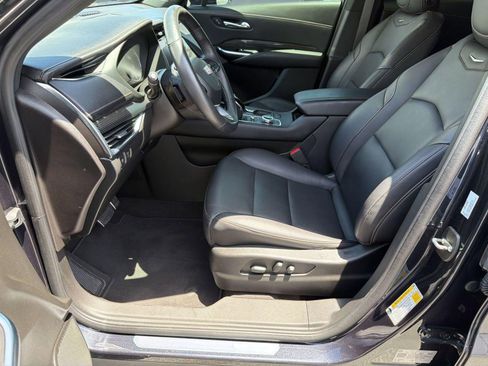 Used 2022 Cadillac XT4 Sport w/ Enhanced Visibility Package FWD image 4