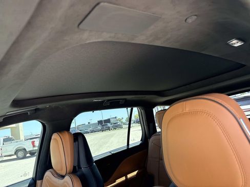 Certified 2025 Lincoln Aviator Black Label w/ Jet Appearance Package AWD/4WD image 33