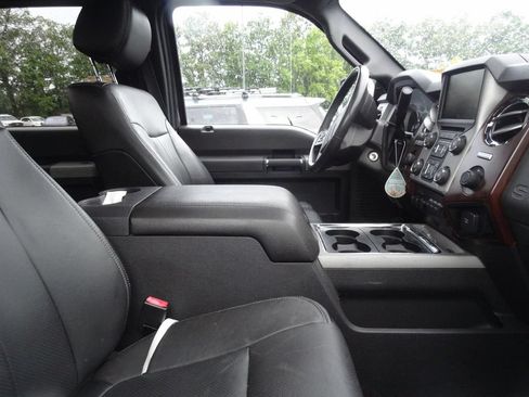 Used 2016 Ford F250 Lariat w/ Chrome Package AWD/4WD image 9