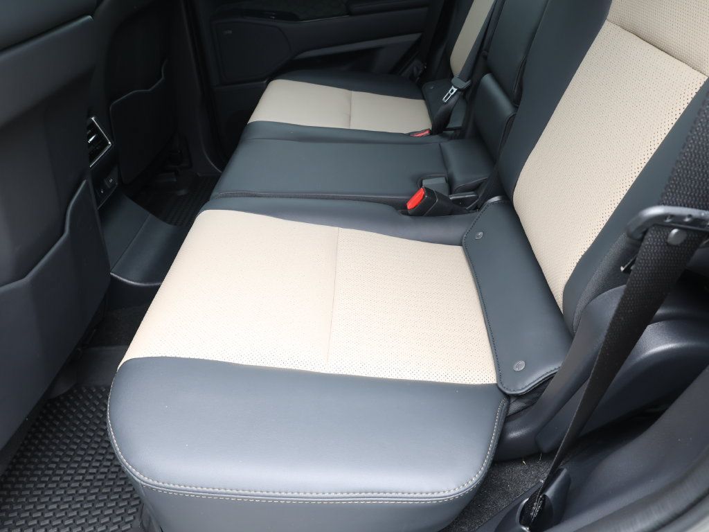 Used 2025 Lexus GX 550 AWD/4WD image 20