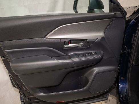 Used 2025 Toyota Grand Highlander FWD image 14