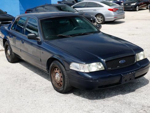 Used 2011 Ford Crown Victoria Police Interceptor w/ Comfort & Convenience Group RWD image 8