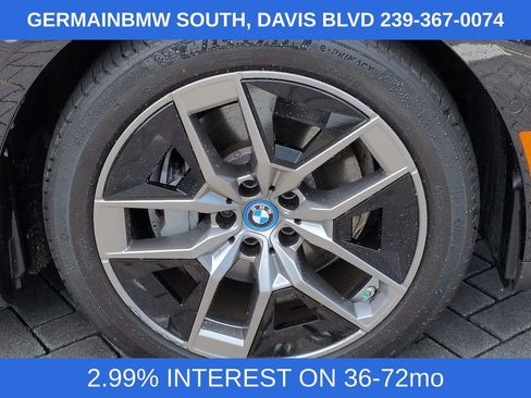 Used 2024 BMW i5 eDrive40i w/ Premium Package RWD image 12