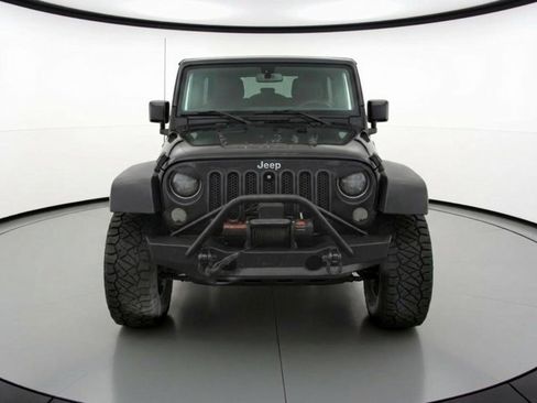 Used 2016 Jeep Wrangler Unlimited Rubicon w/ Connectivity Group image 2