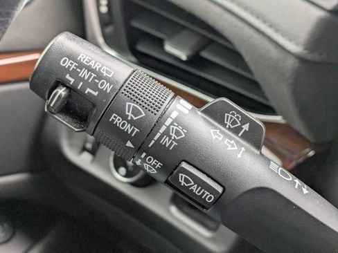 Used 2019 Cadillac Escalade ESV Luxury image 28