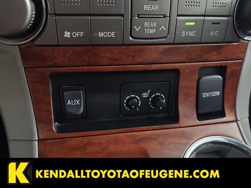 Used 2010 Toyota Highlander Limited AWD/4WD image 19