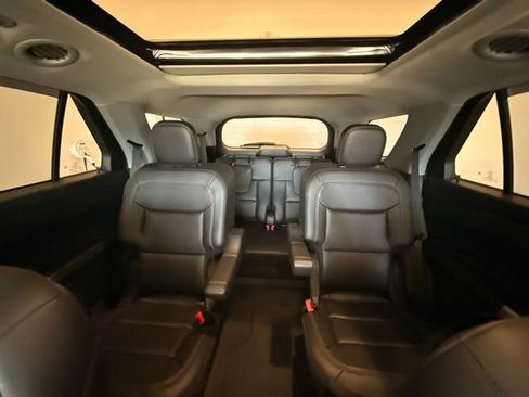 Used 2023 Ford Explorer XLT w/ Equipment Group 202A AWD/4WD image 32