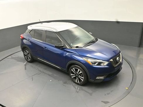 Used 2020 Nissan Kicks SR FWD image 12