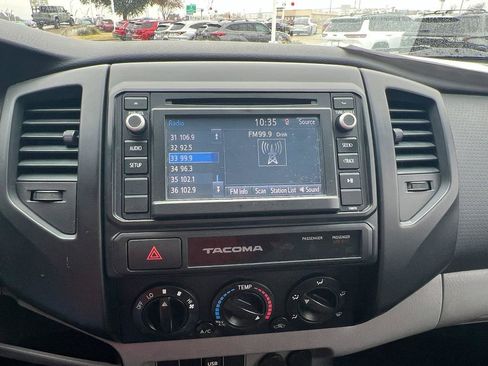 Used 2015 Toyota Tacoma PreRunner image 21