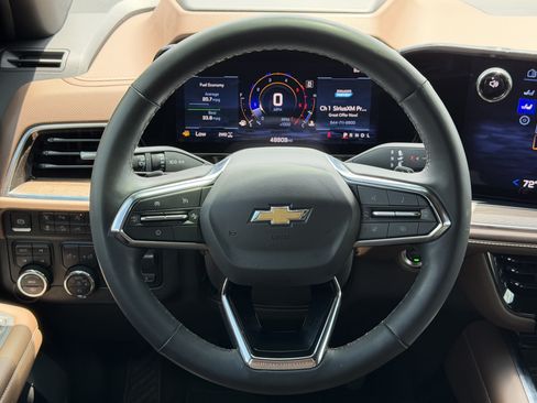 Used 2025 Chevrolet Tahoe High Country AWD/4WD image 19