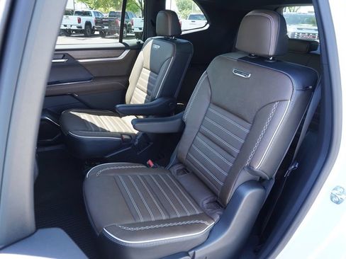 New 2026 GMC Acadia Denali Ultimate FWD image 9