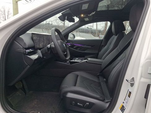 Used 2025 BMW i5 xDrive40 w/ Premium Package image 13