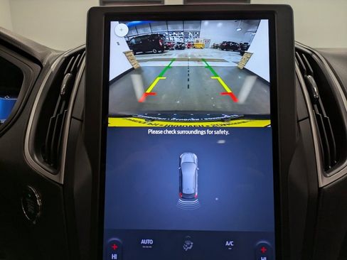 Used 2024 Ford Edge SEL w/ Convenience Package image 13