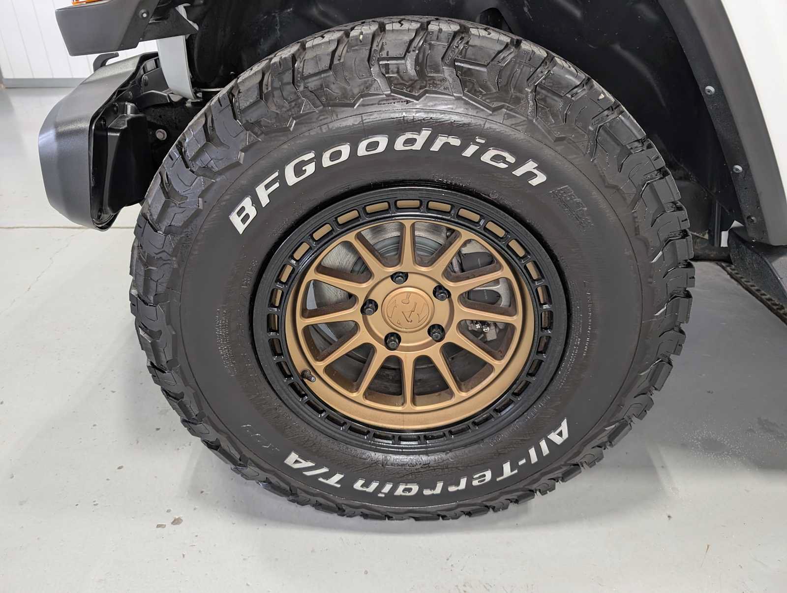 Used 2022 Jeep Wrangler Unlimited Sahara AWD/4WD image 3
