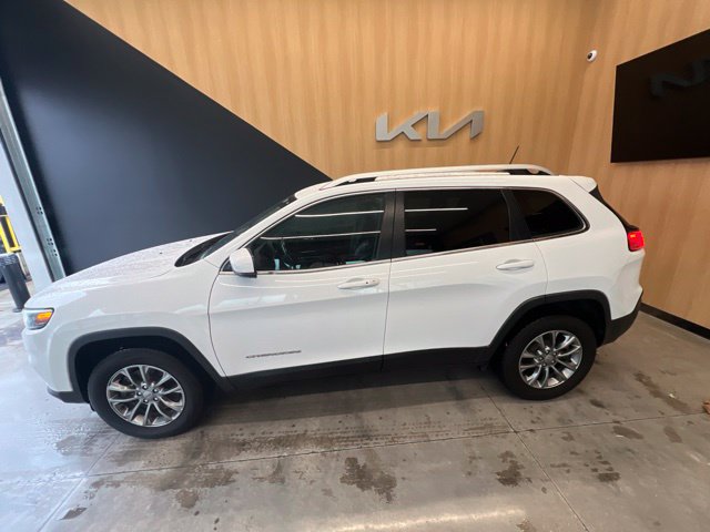 Used 2020 Jeep Cherokee Latitude Plus w/ Cold Weather Group AWD/4WD image 3