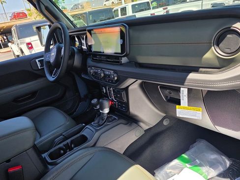 New 2026 Jeep Gladiator Mojave w/ Steel Bumper Group image 13