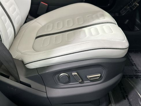 Used 2022 Rivian R1T Adventure image 31