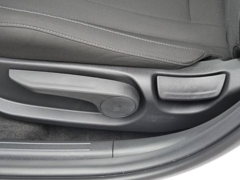 Certified 2025 Hyundai Elantra Sport image 20