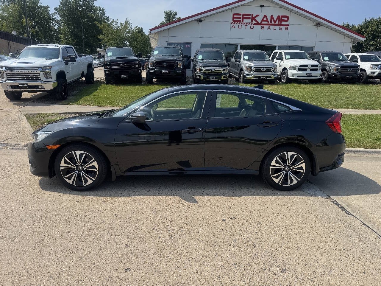 Used 2018 Honda Civic EX-L image 2