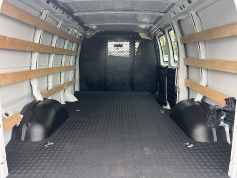 Used 2024 Chevrolet Express 2500 w/ Driver Convenience Package image 25