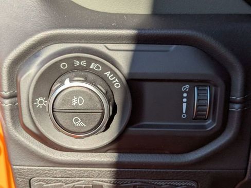 New 2025 Jeep Gladiator Mojave w/ Convenience Group image 13