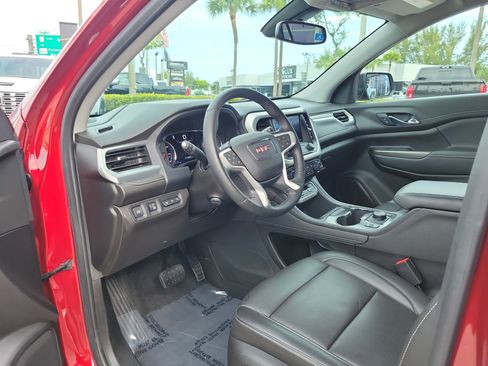 Used 2023 GMC Acadia SLT w/ Elevation Edition FWD image 9