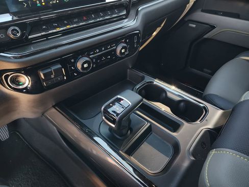 Used 2023 Chevrolet Silverado 1500 ZR2 w/ Technology Package image 23