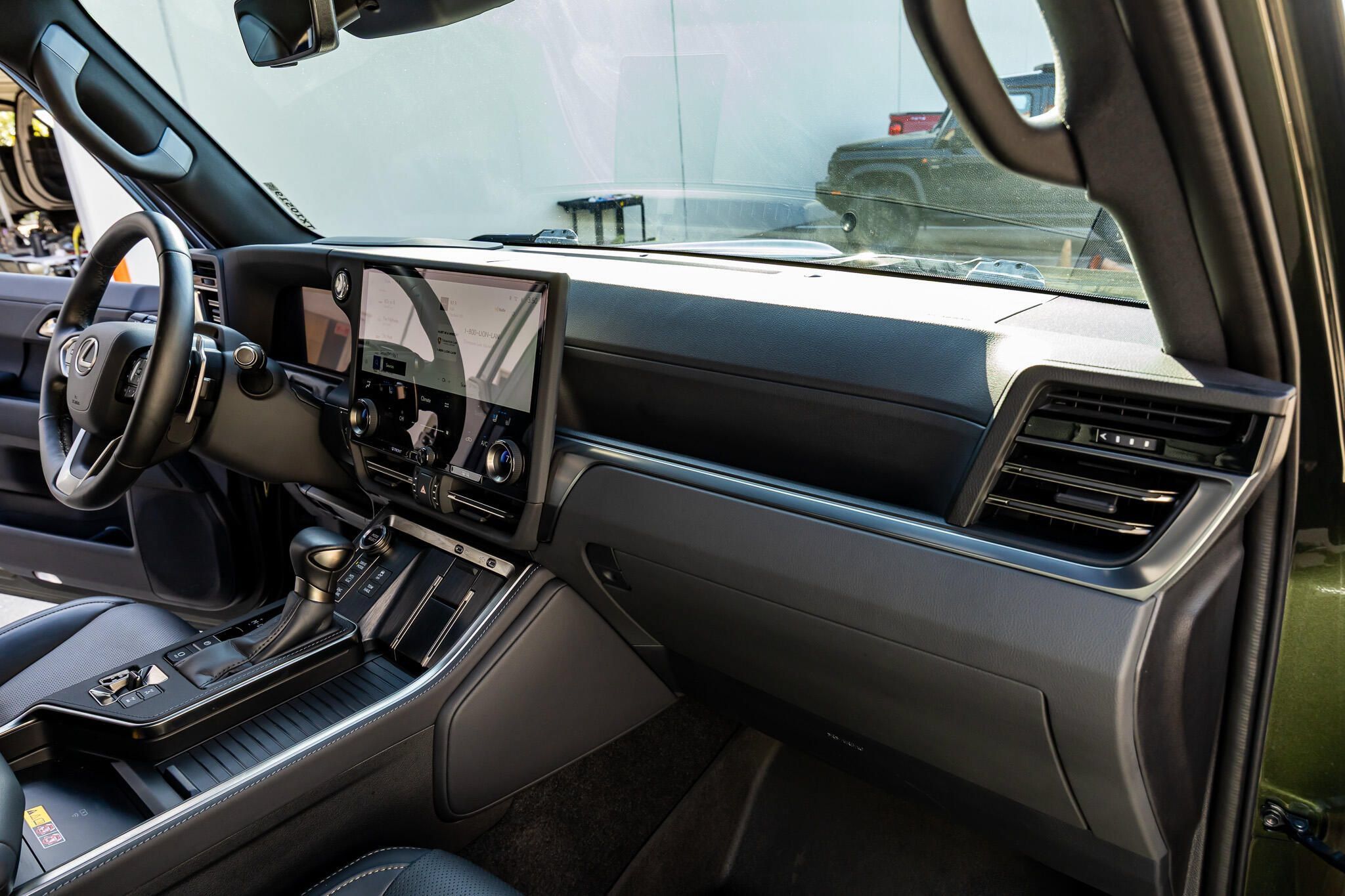 Used 2025 Lexus GX 550 AWD/4WD image 18