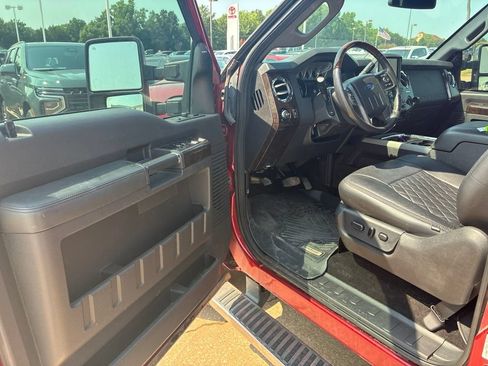 Used 2016 Ford F250 Platinum w/ FX4 Off-Road Package AWD/4WD image 10