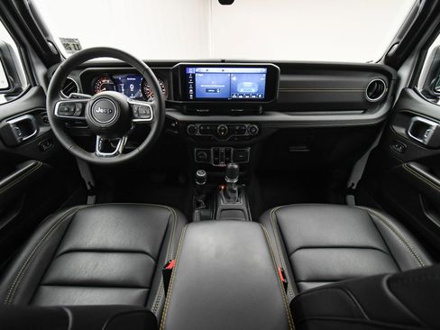 Used 2024 Jeep Wrangler Sahara image 12