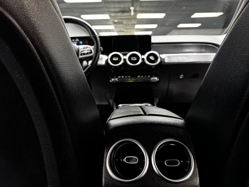 Used 2020 Mercedes-Benz GLB 250 4MATIC image 40