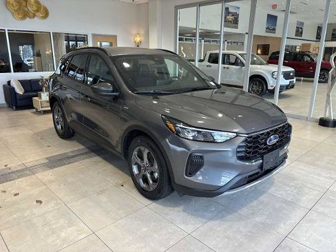 Certified 2025 Ford Escape ST-Line image 1