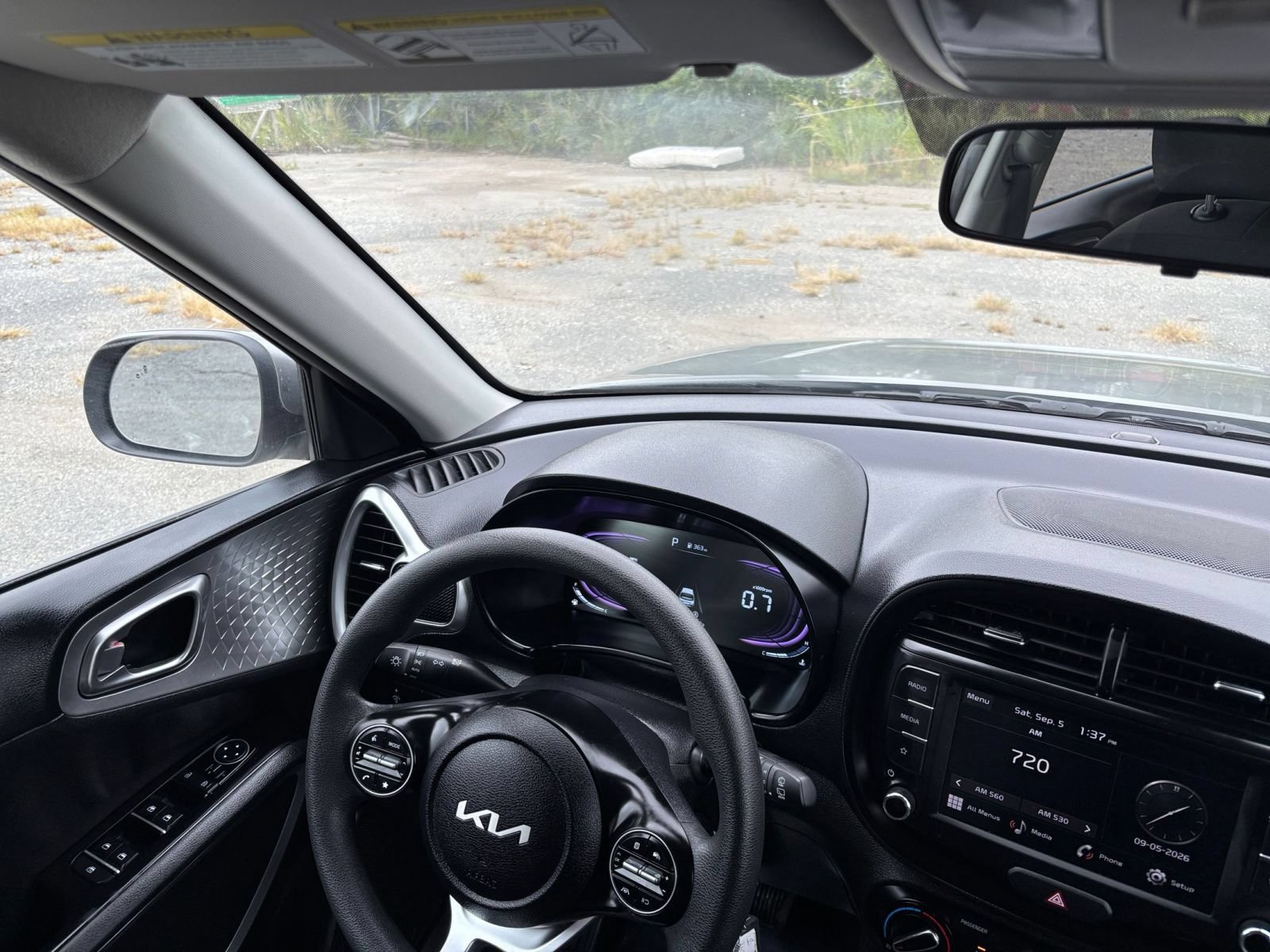 Used 2025 Kia Soul LX w/ LX Technology Package FWD image 29