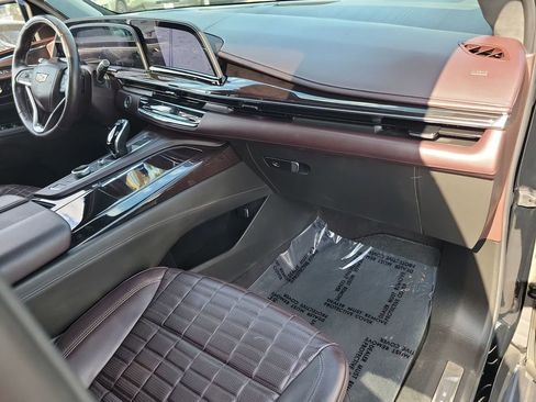 Used 2023 Cadillac Escalade ESV Sport Platinum w/ LPO, ONYX Package image 29