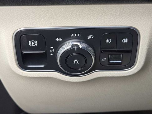 Used 2020 Mercedes-Benz GLB 250 image 20