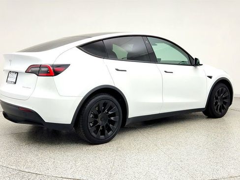Used 2021 Tesla Model Y Long Range image 5