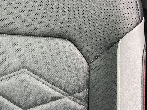 New 2026 Volkswagen Atlas Peak Edition AWD/4WD image 16