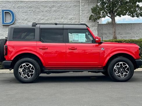 Used 2023 Ford Bronco Outer Banks image 3