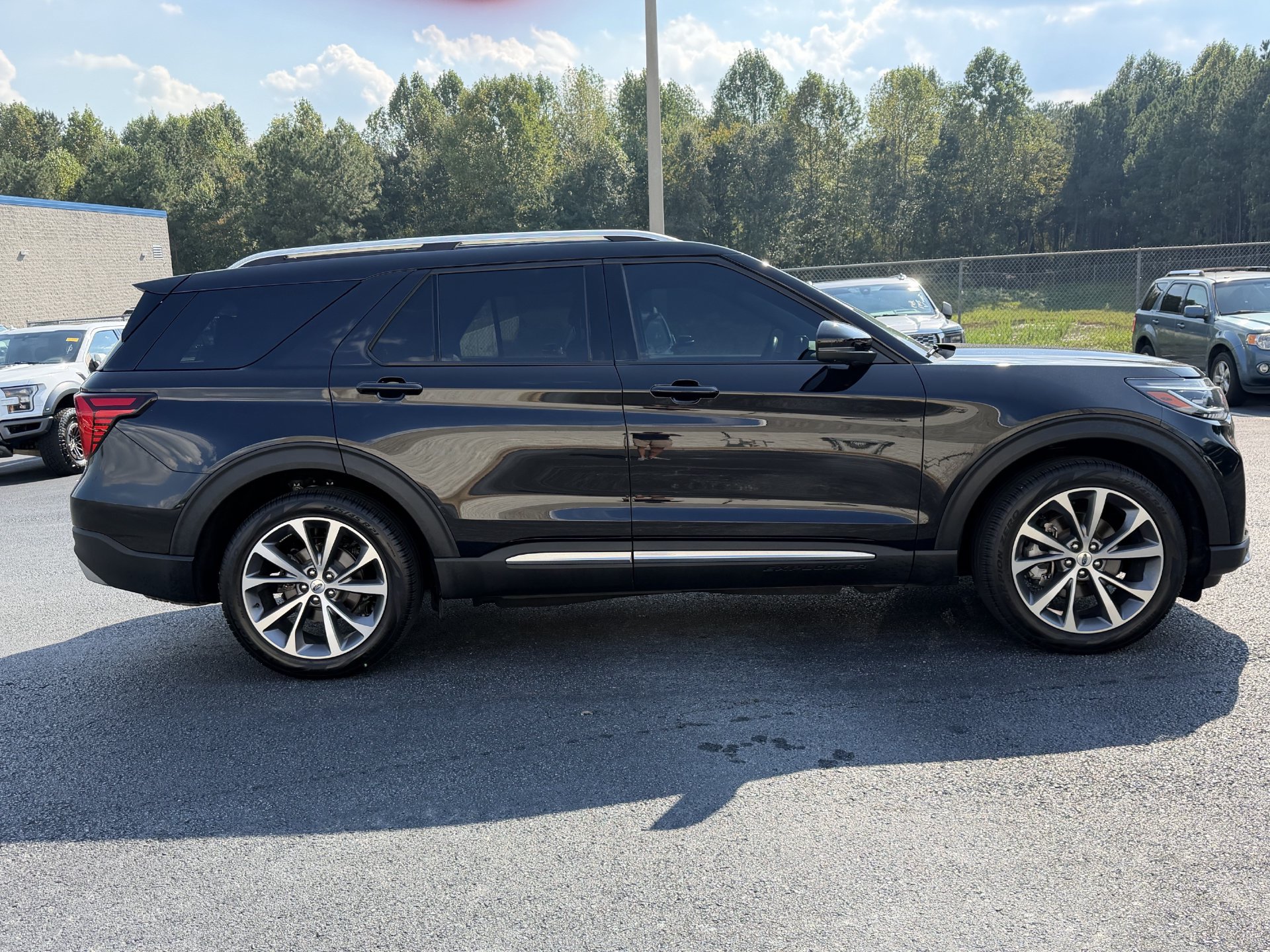 Used 2025 Ford Explorer Platinum w/ Ultimate Package RWD image 17