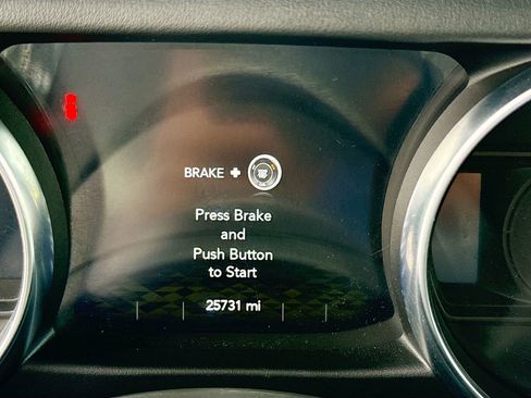 Used 2023 Jeep Wrangler Unlimited Sahara image 13